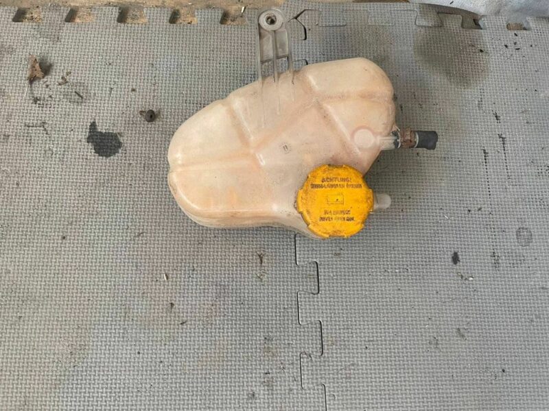 Zbiorniczek wyrównawczy Opel Corsa D 1304241 2006-2014