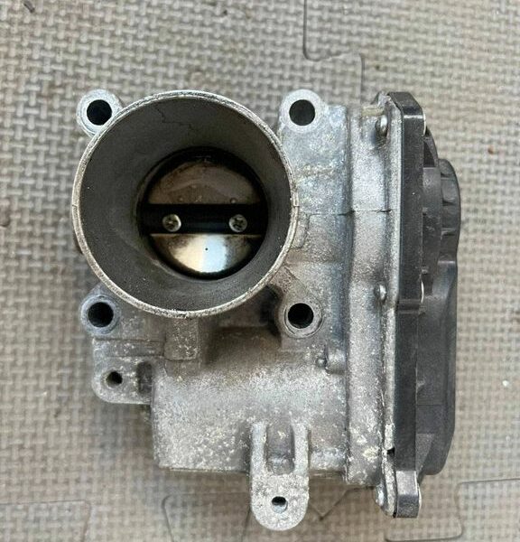 Przepustnica Renault Clio III 8200234968 2005-2012