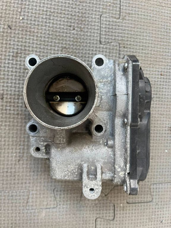 Przepustnica Renault Clio III 8200234968 2005-2012