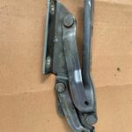 Zawiasy maski Volkswagen Golf V 1K0823301C 2003-2009