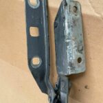 Zawiasy maski Volkswagen Golf V 1K0823301C 2003-2009