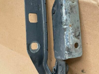 Zawiasy maski Volkswagen Golf V 1K0823301C 2003-2009