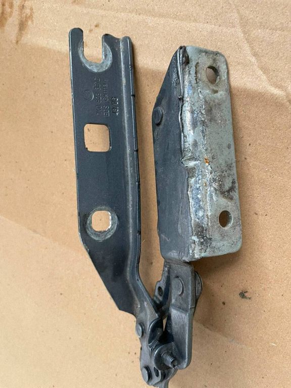 Zawiasy maski Volkswagen Golf V 1K0823301C 2003-2009