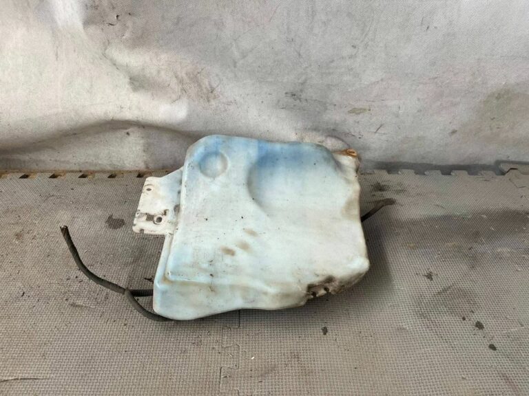 Zbiorniczek spryskiwaczy Nissan Qashqai 28910JD000 2006-2010