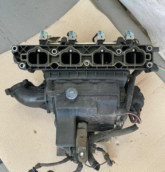 Kolektor ssący Opel Astra J 2010-2015