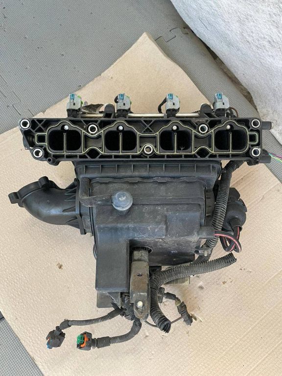 Kolektor ssący Opel Astra J 2010-2015