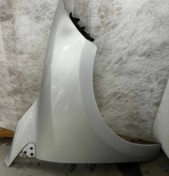 Błotnik prawy Renault Megane III 00297012A1 2009-2016
