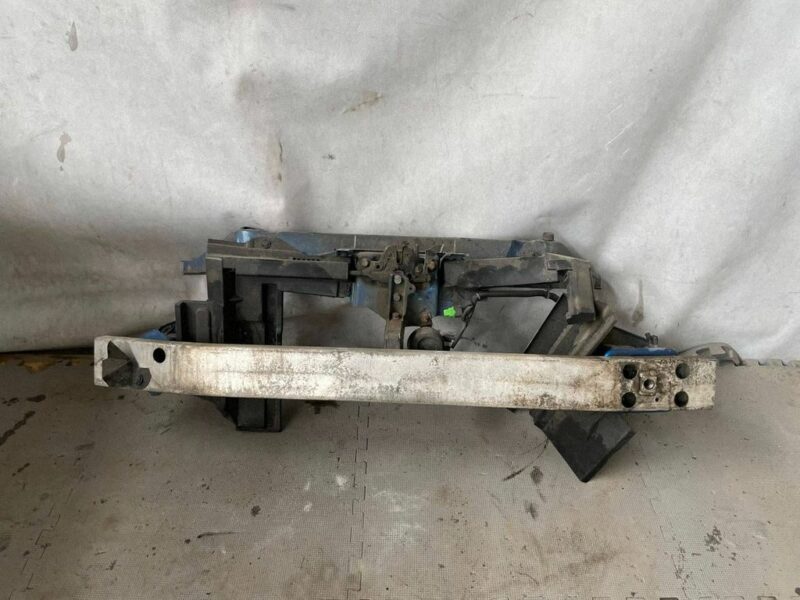 Pas przedni Nissan Note (E11) 2006-2014