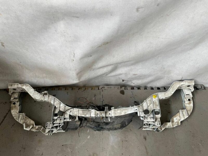Pas przedni Ford Focus BM5181A042 2010-2017