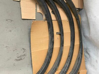 Listwa nadkola przedniego komplet L+P Nissan X-Trail T32 638104CC0A 2014-2021