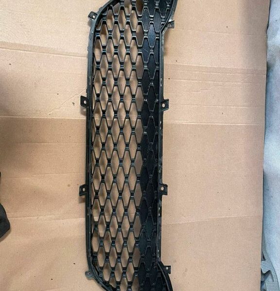 Dolna kratka zderzaka przedniego Hyundai i30 86561A6000 2007-2012