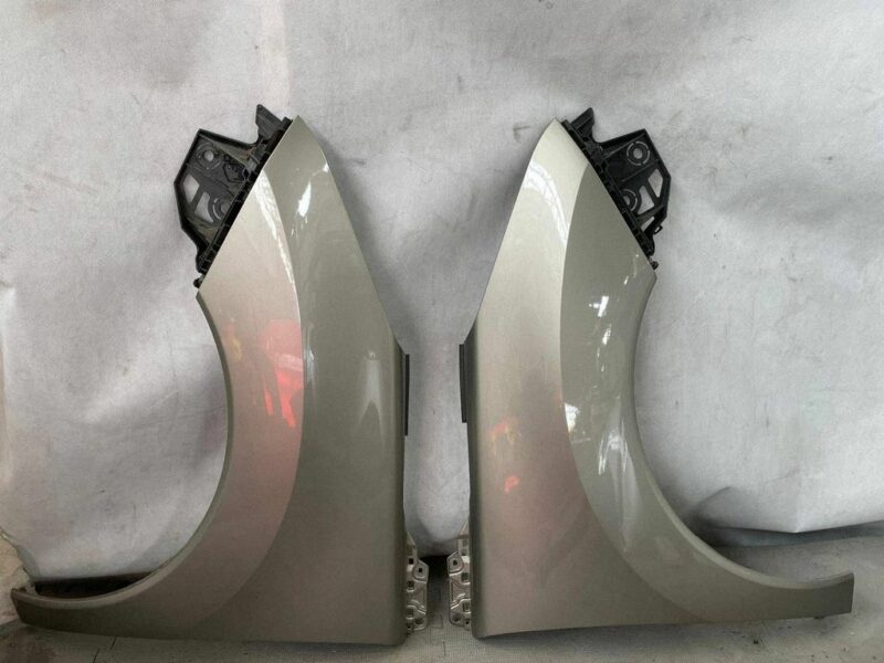 Błotnik przedni komplet L+P Peugeot 3008 I 2008-2015 7840W9