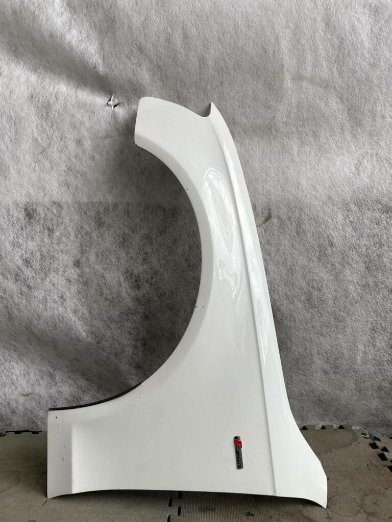 Błotnik kierowcy lewy Audi A4 B8 2008-2015 8K0821105D