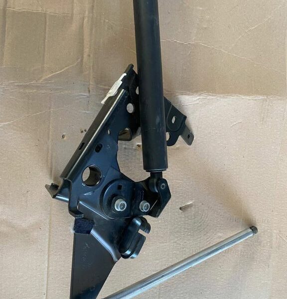 Siłownik klapy bagażnika prawy Audi A7 S7 4G 4G8827858R 2011-2017