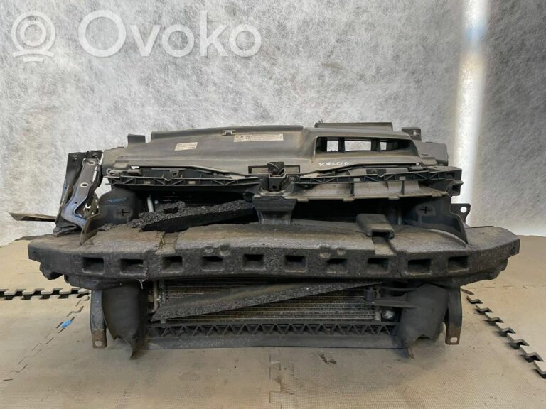 Pas przedni Volkswagen Scirocco 2.0 TDI 170KM 2008-2016 1K8805588
