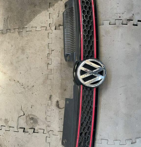 Atrapa chłodnicy (grill) Volkswagen Golf VI 5K0853651 2008-2013