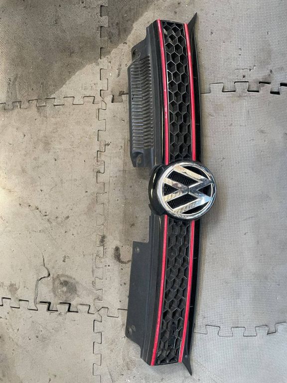 Atrapa chłodnicy (grill) Volkswagen Golf VI 5K0853651 2008-2013