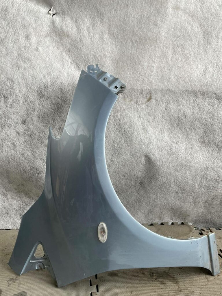 Błotnik prawy Mazda 2 2007-2014 DF7152111