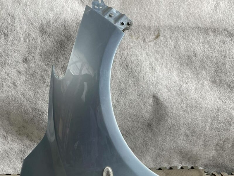 Błotnik prawy Mazda 2 2007-2014 DF7152111