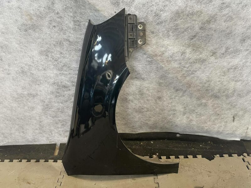 Błotnik prawy Volkswagen Golf V 2003-2009 1K6821106A LC9Z