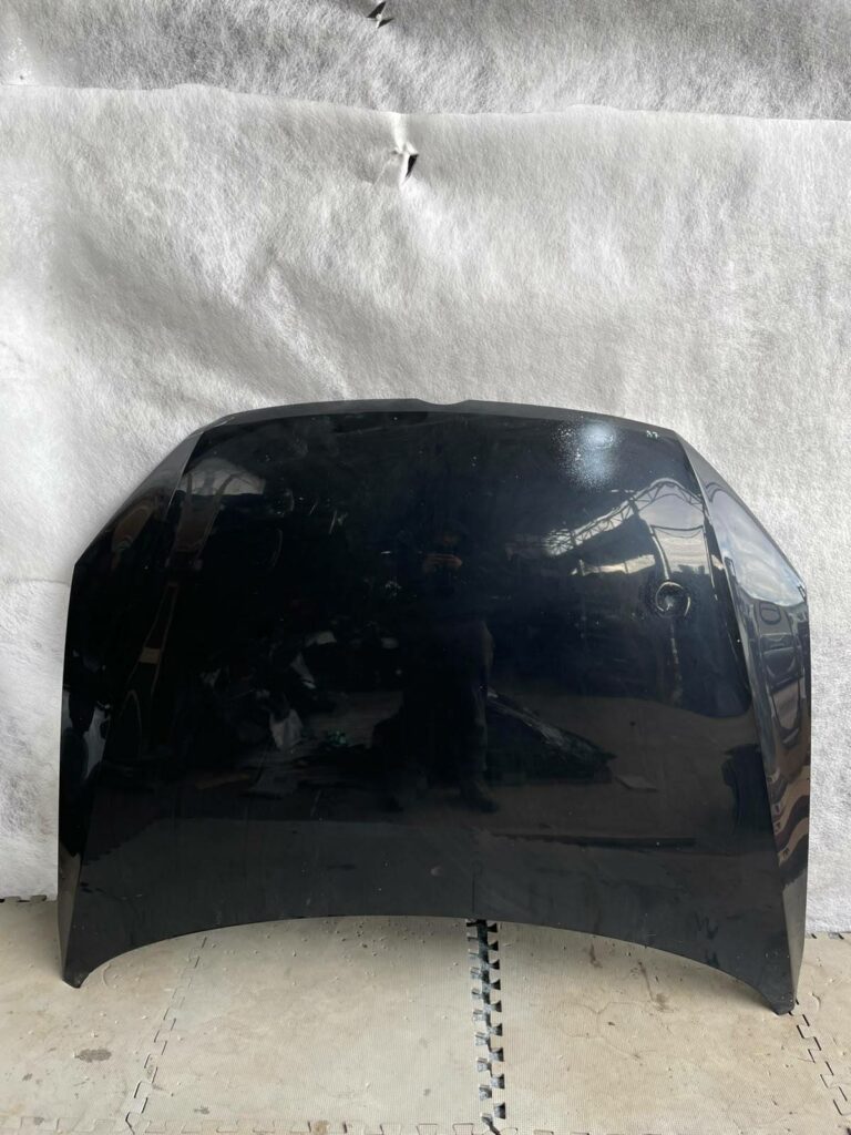 Maska Volkswagen Passat B7 2011-2014 3AA823155